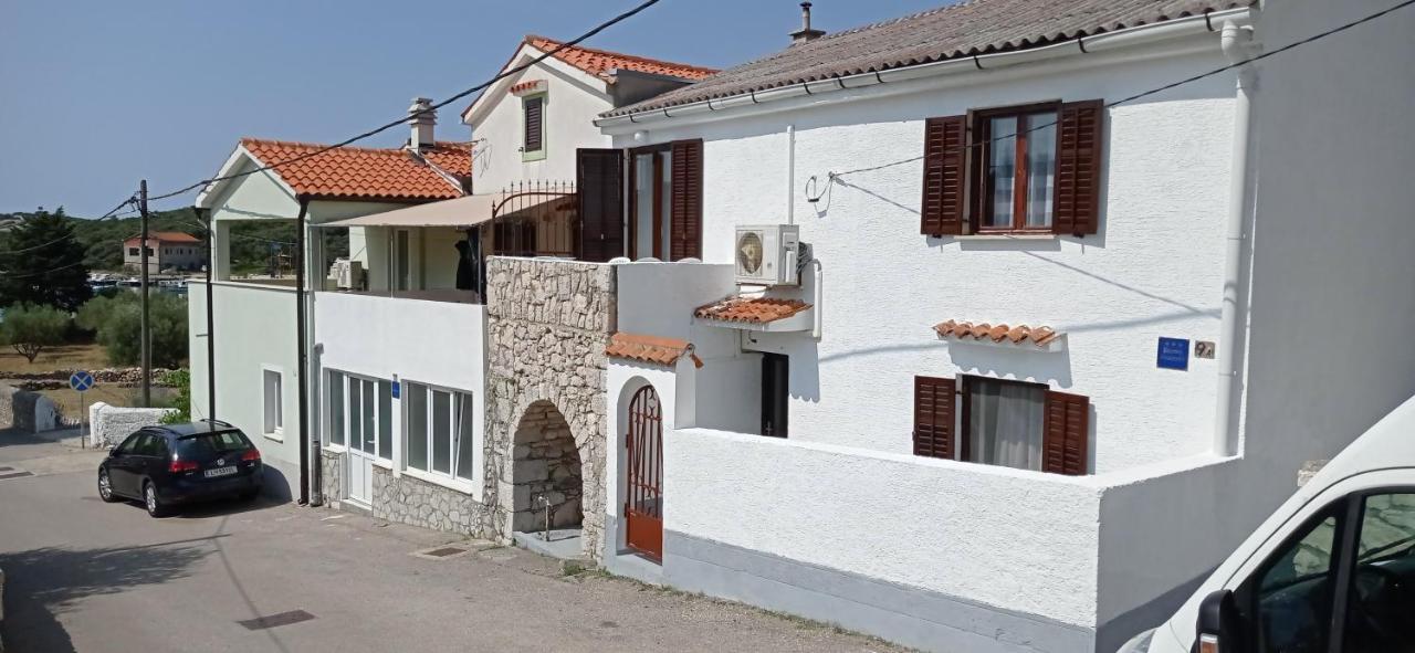 Apartments Tatjana Martinšćica Eksteriør billede