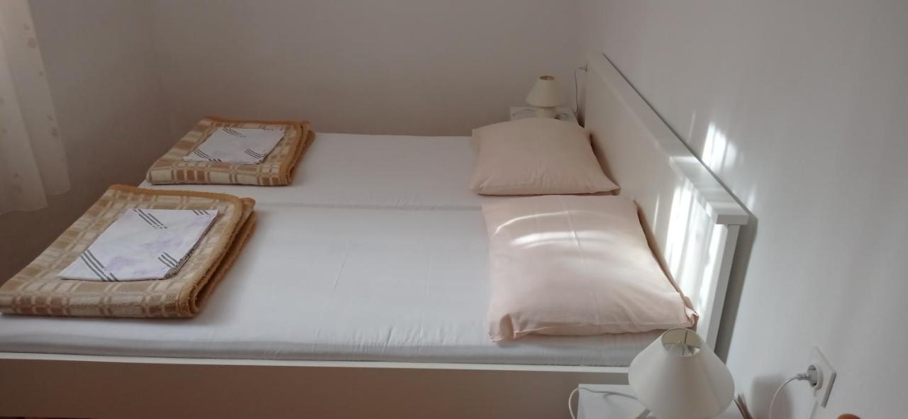 Apartments Tatjana Martinšćica Eksteriør billede
