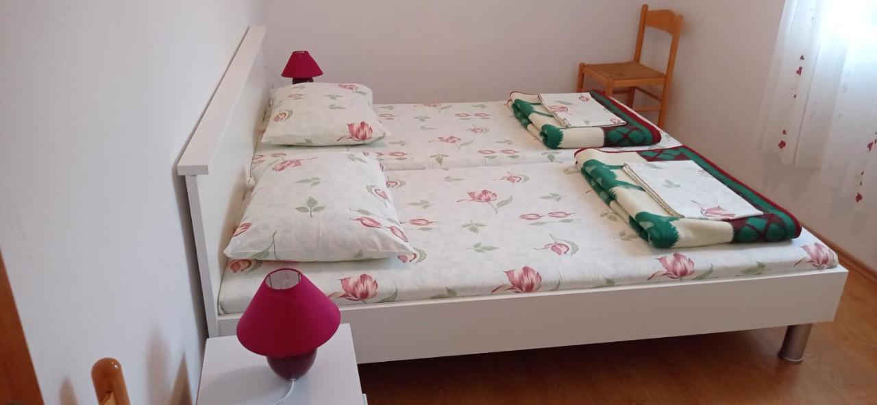 Apartments Tatjana Martinšćica Eksteriør billede