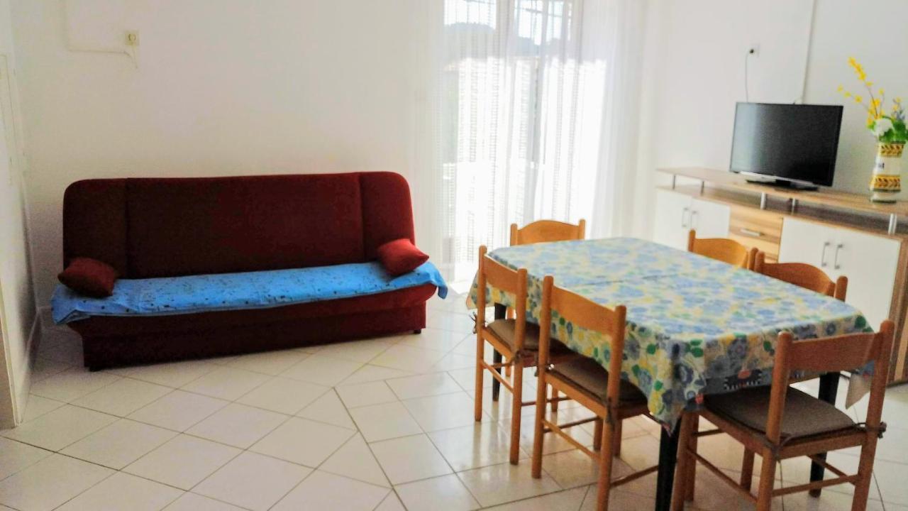 Apartments Tatjana Martinšćica Eksteriør billede