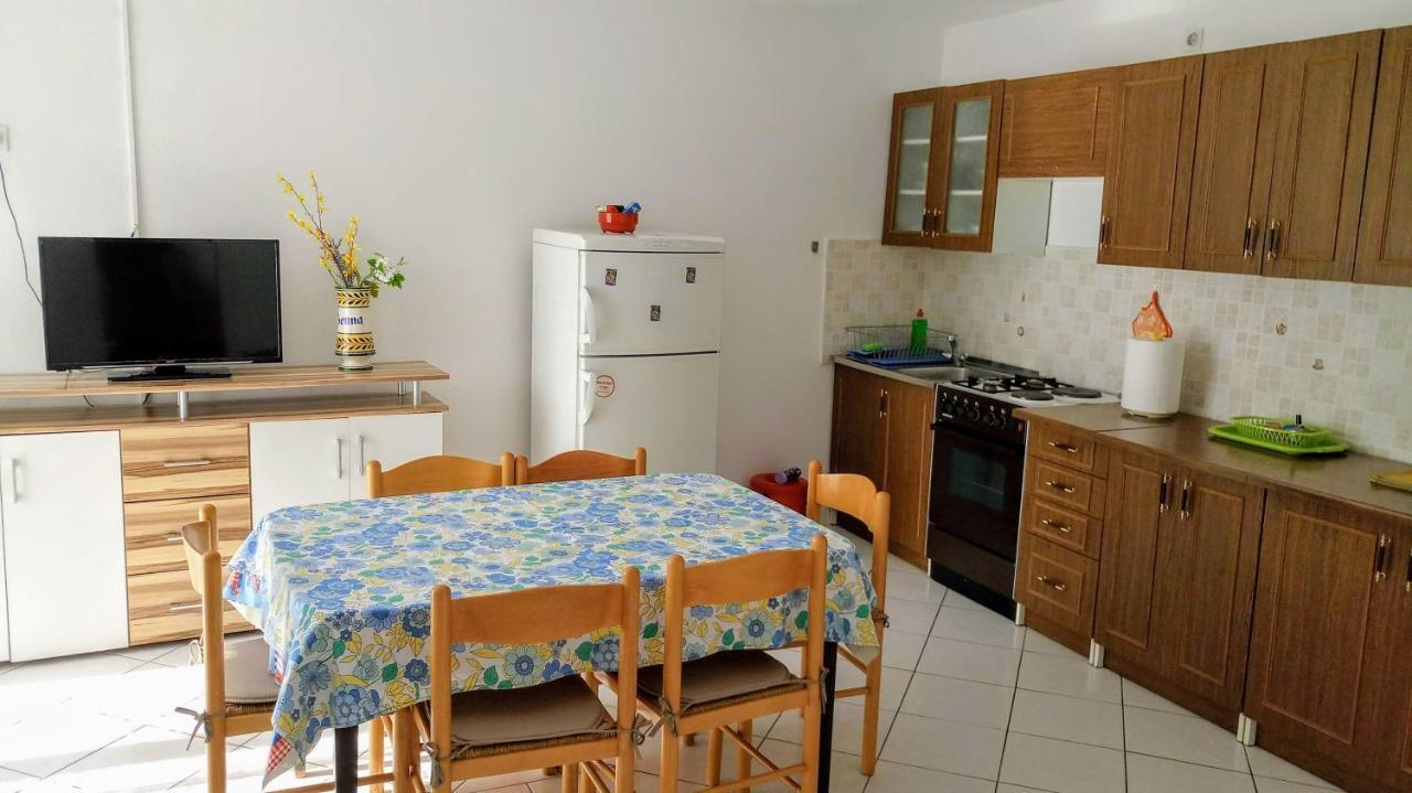 Apartments Tatjana Martinšćica Eksteriør billede
